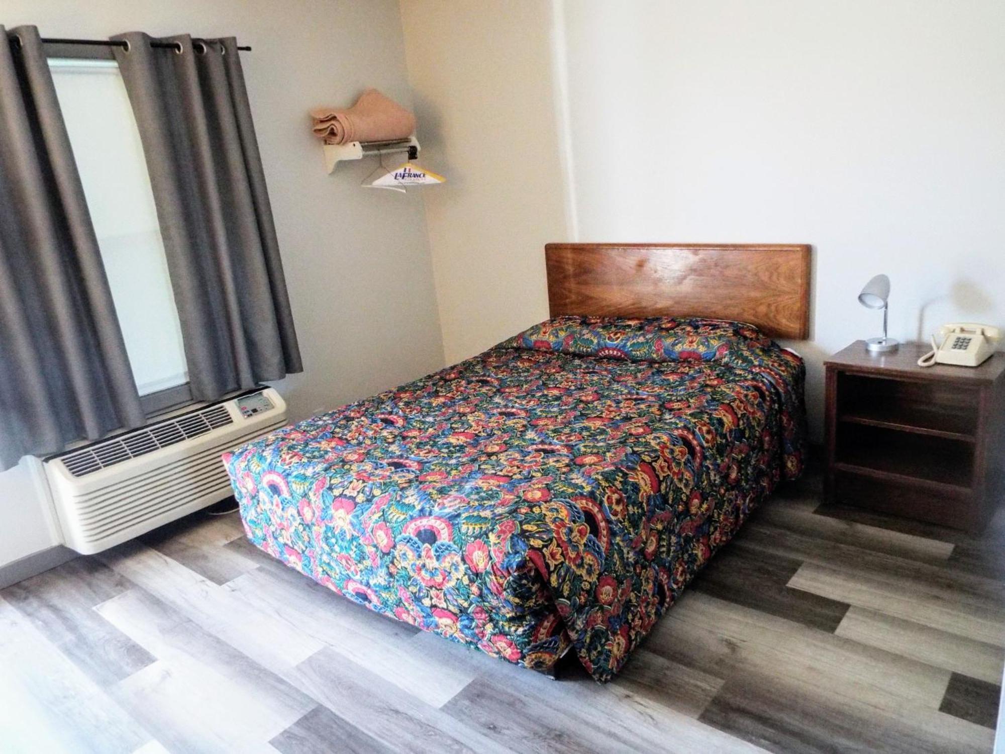 Davis Motel North Lima Экстерьер фото
