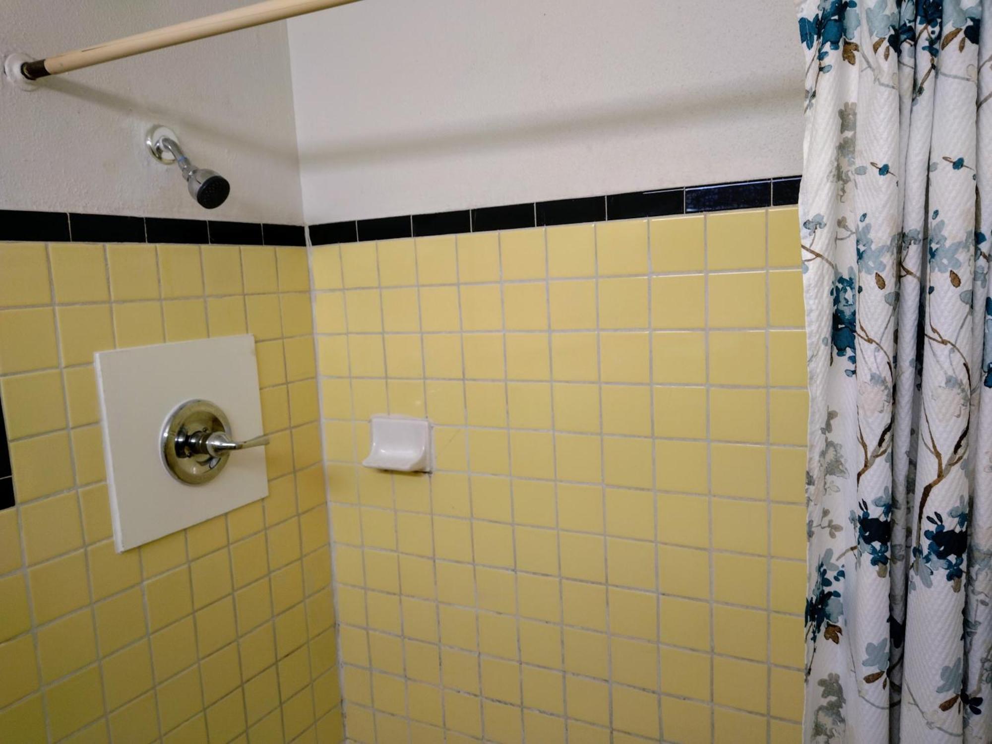 Davis Motel North Lima Экстерьер фото