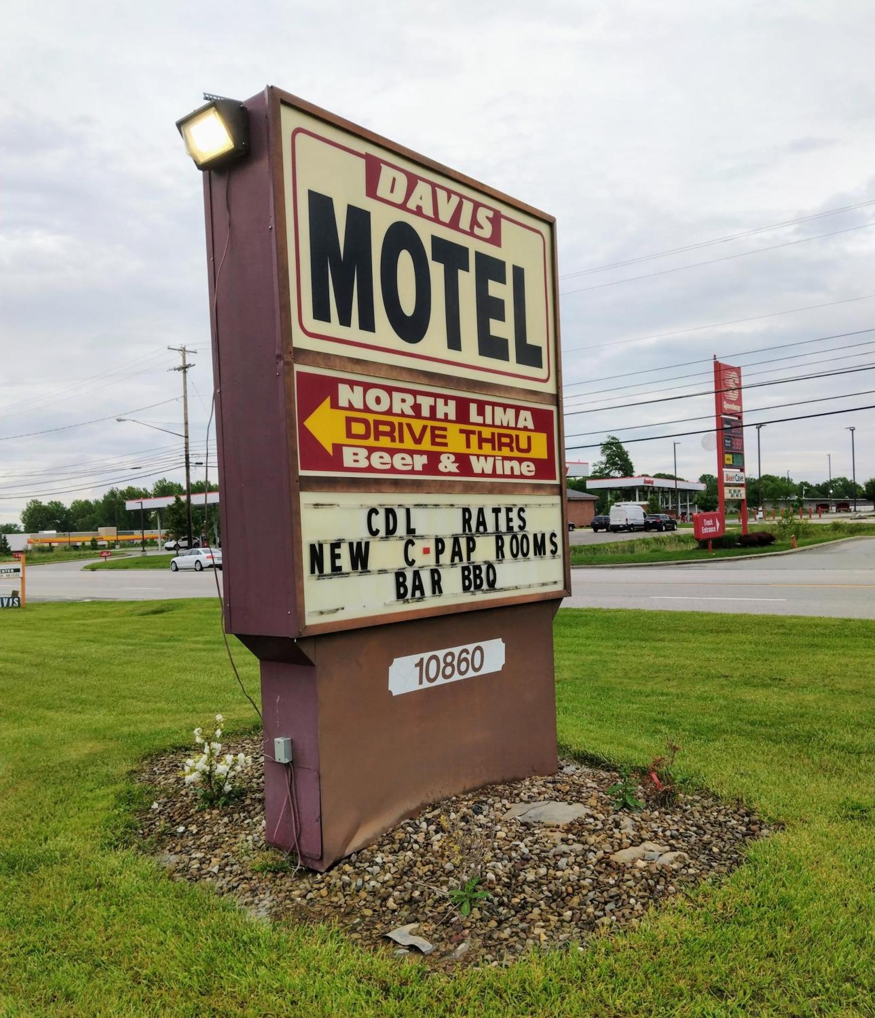 Davis Motel North Lima Экстерьер фото