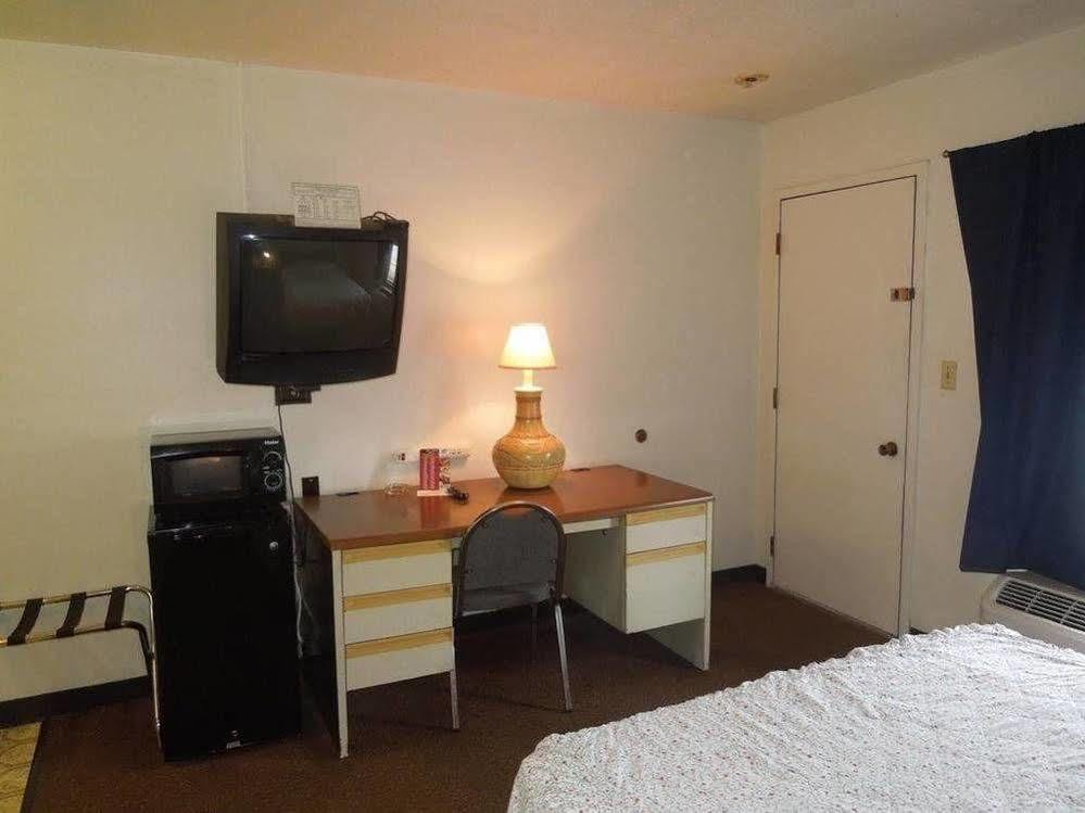 Davis Motel North Lima Экстерьер фото