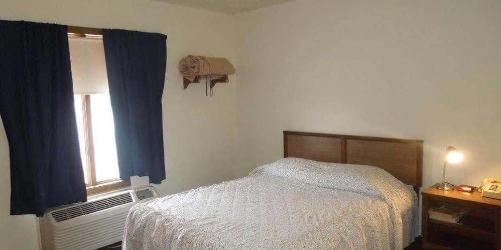 Davis Motel North Lima Экстерьер фото